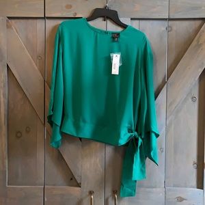 Gorgeous xs nwt green top!